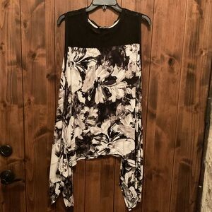 Vera Wang Black and White Floral Top